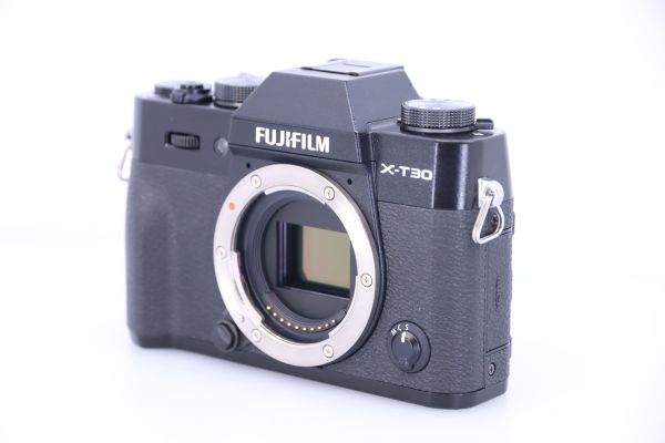 X-T30 Body schwarz / gebraucht / Zustand A / sehr gut / ca. 13.400 Auslösungen / 1 Jahr Gewährl.