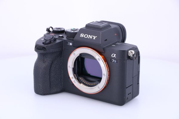 Alpha A7S III / gebraucht / Zustand B+ / gut / ca. 2.900 Auslösungen / 1 Jahr Gewährleistung