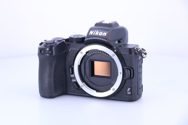 Nikon Z50 Body gebraucht in OVP / ca. 14.300 Auslösungen / Zustand B- / noch gut / 1 Jahr Gewährl.