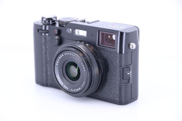 X100F schwarz / gebraucht / Zustand A / sehr gut / 1 Jahr Gewährleistung