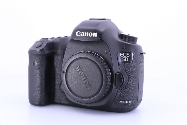 EOS 5D Mark III / gebraucht in OVP / ca. 48550 Auslösungen / Zustand B / gut / 1 Jahr Gewährleistung