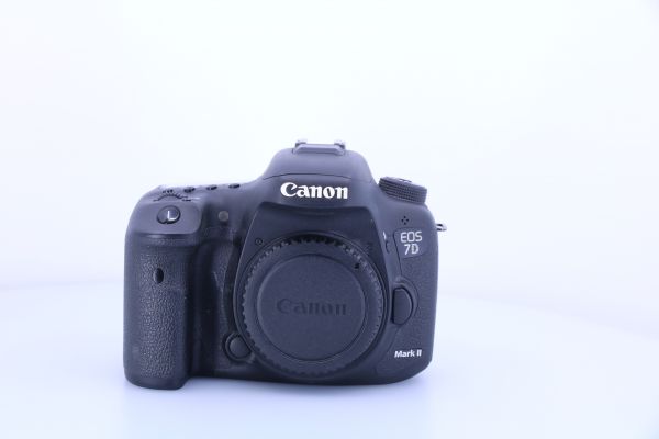 Canon EOS 7D Mark II Body gebraucht / Zustand B / gut / 1 Jahr Gewährleistung