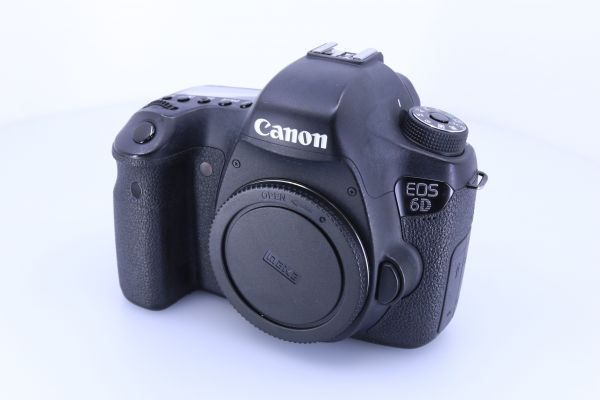 EOS 6D Body gebraucht in OVP / Zustand B mit ca. 104860 Auslösungen / gut / 1 Jahr Gewährleistung