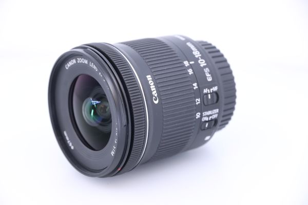 EF-S 10-18mm F 4.5-5.6 IS STM / gebraucht / Zustand A / sehr gut / 1 Jahr Gewährleistung