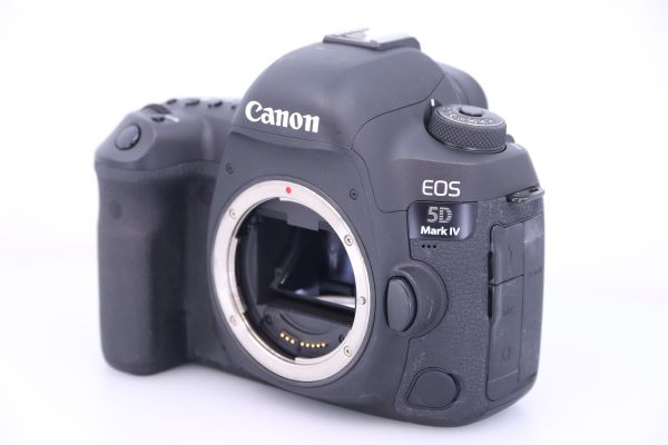 EOS 5D Mark IV / gebraucht / Zustand A- / sehr gut / ca. 17.000 Auslösungen / 1 Jahr Gewährleistung