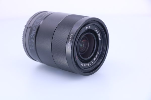 SEL 24mm f1.8 ZEISS / gebraucht / Zustand A / sehr gut / 1 Jahr Gewährleistung