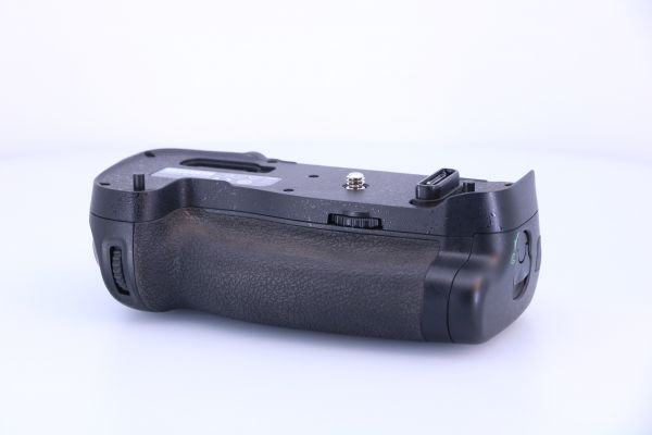 MB-D17 für Nikon D500 | gebraucht | Zustand A / Sehr gut | 1 Jahr Gewährleistung