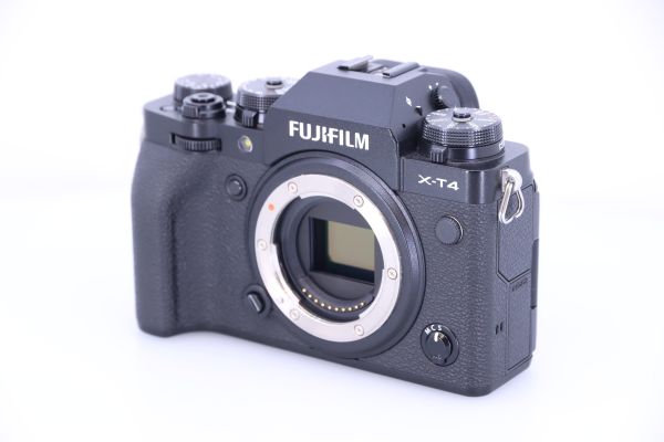 X-T4 Body schwarz / gebraucht / Zustand A / sehr gut / ca. 5.800 Auslösungen / 1 Jahr Gewährleistung