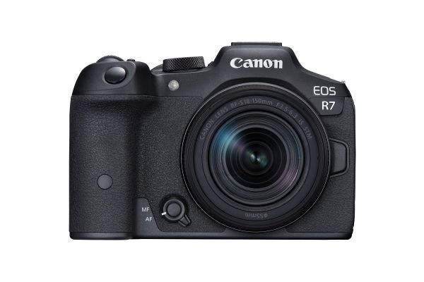 EOS R7+RF-S 3,5-6,3/18-150mm IS STM